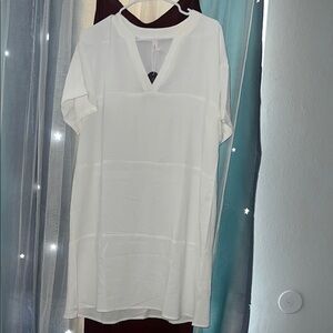 Elegant White V-Neck Women's Top